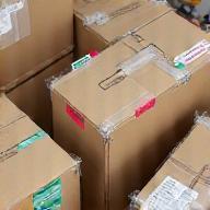 Boîtes d'emballage bien étiquetées et protégées